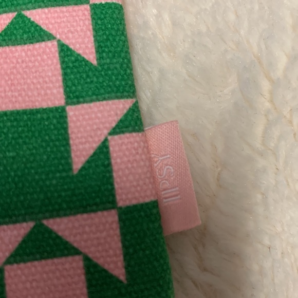 Makeup Bundle Lip & Bag Bundle - Picture 13 of 13